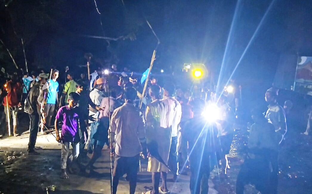 ব্রাহ্মণবাড়িয়ায় টর্চ লাইট জ্বালিয়ে মারামারি